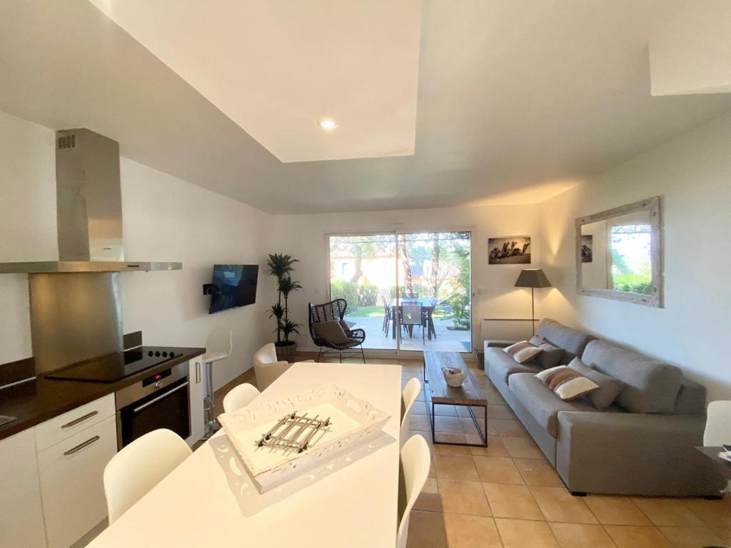 Vue Donnant Sur Le Golfe De St Tropez, 2 Chambres, 6 Pers, Piscine Commune Ferienhaus Saint-Tropez