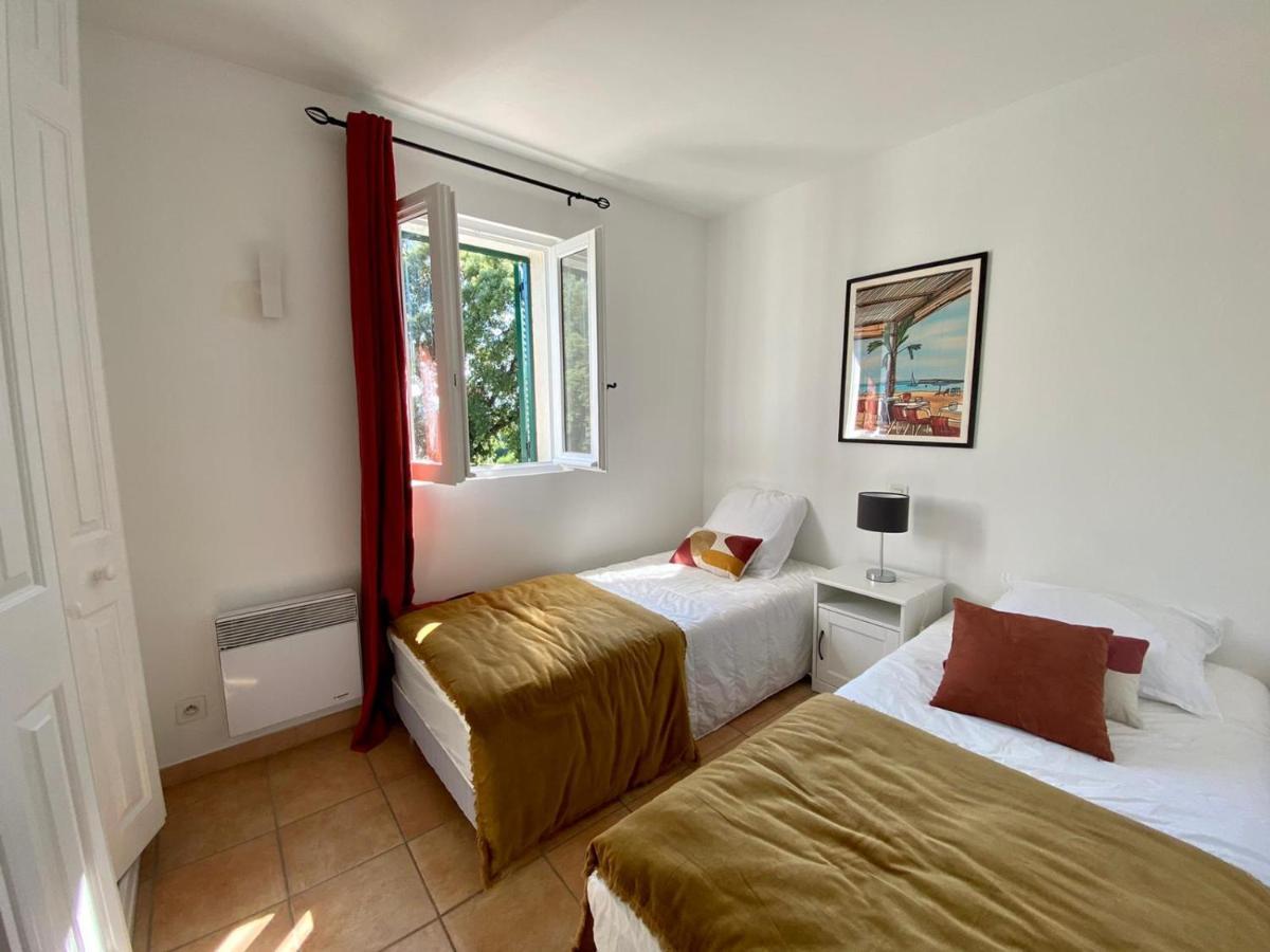 Ferienhaus Vue Donnant Sur Le Golfe De St Tropez, 2 Chambres, 6 Pers, Piscine Commune